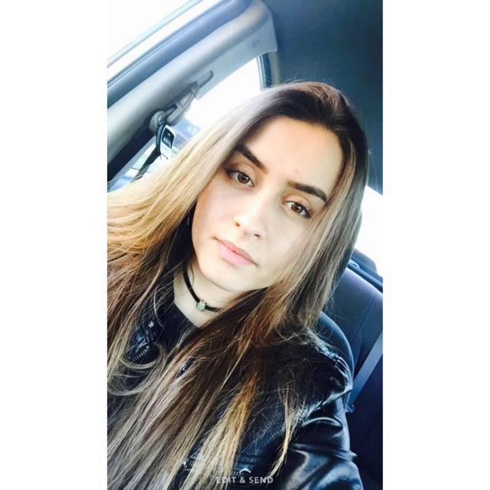 Meet your Posher, Azra